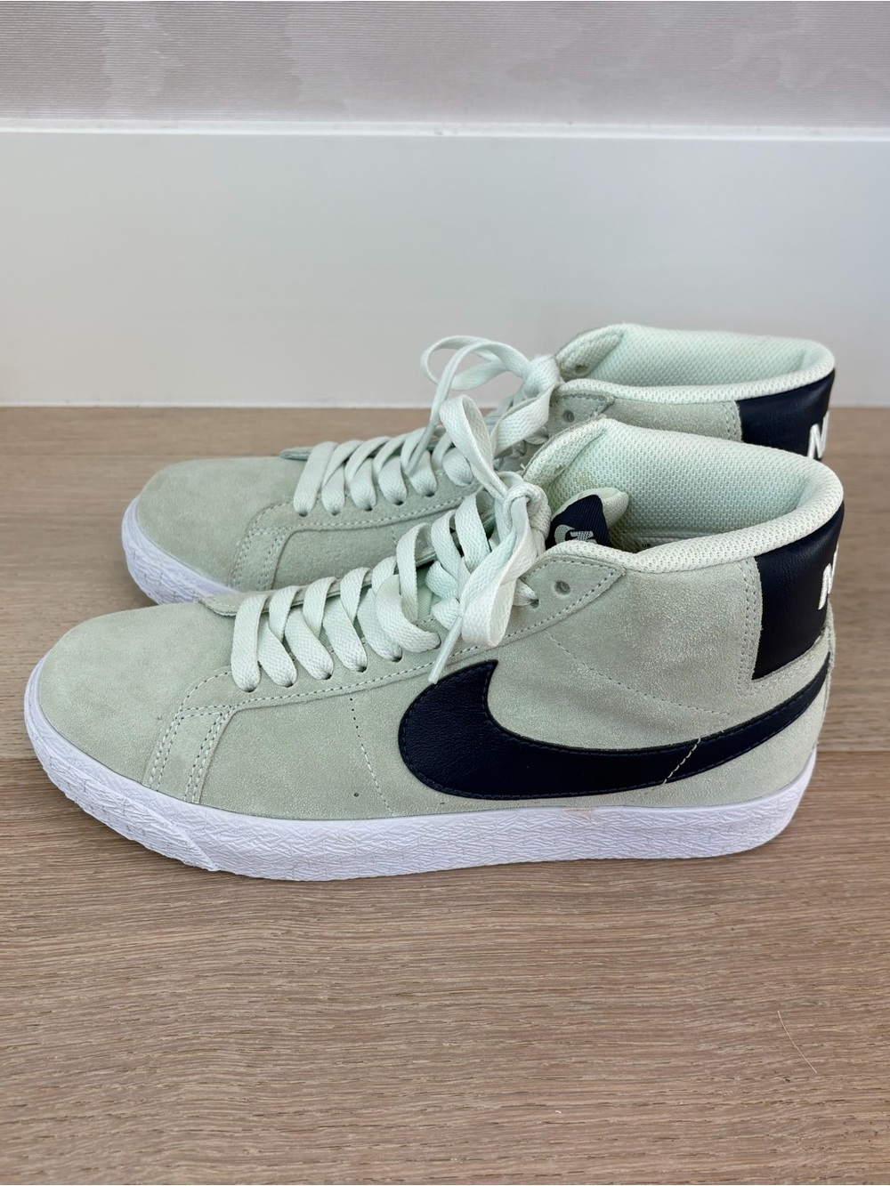 Nike High-Top Sneakers in Pale Green and Black
